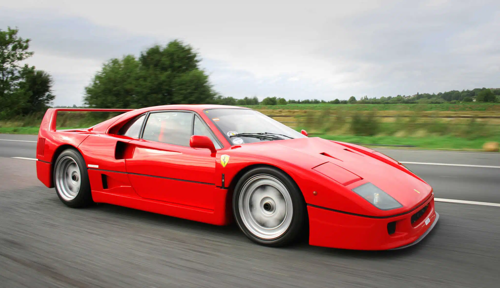 Ferrari F40 With Flame Spitting Exhaust - Xtreme Xperience