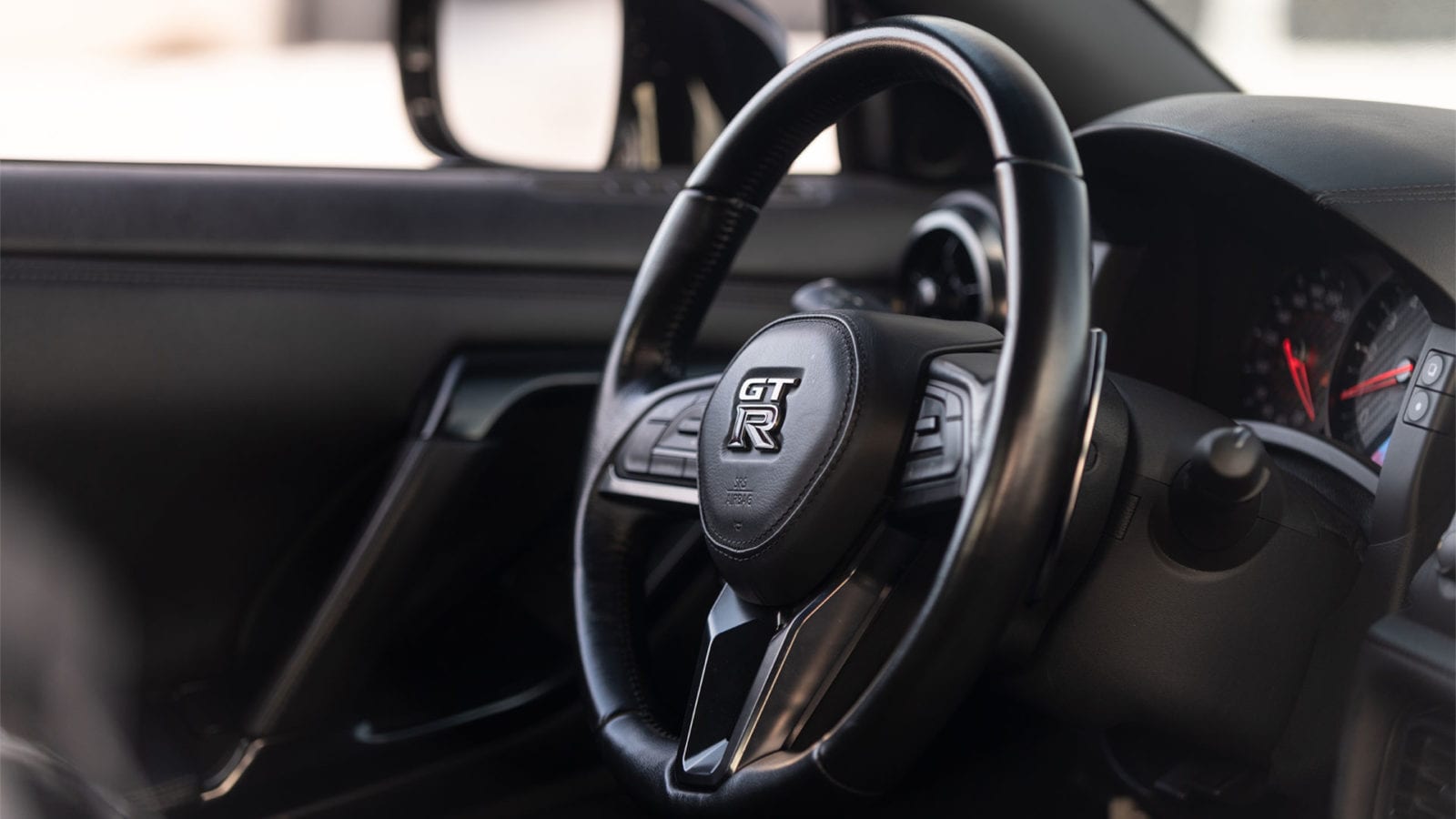 Nissan GT-R interior