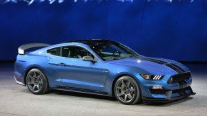 Passenger profile of the Ford gt350r mustang