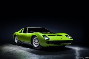 Photo by Jeremy Cliff of the front of a Lamborghini Miura