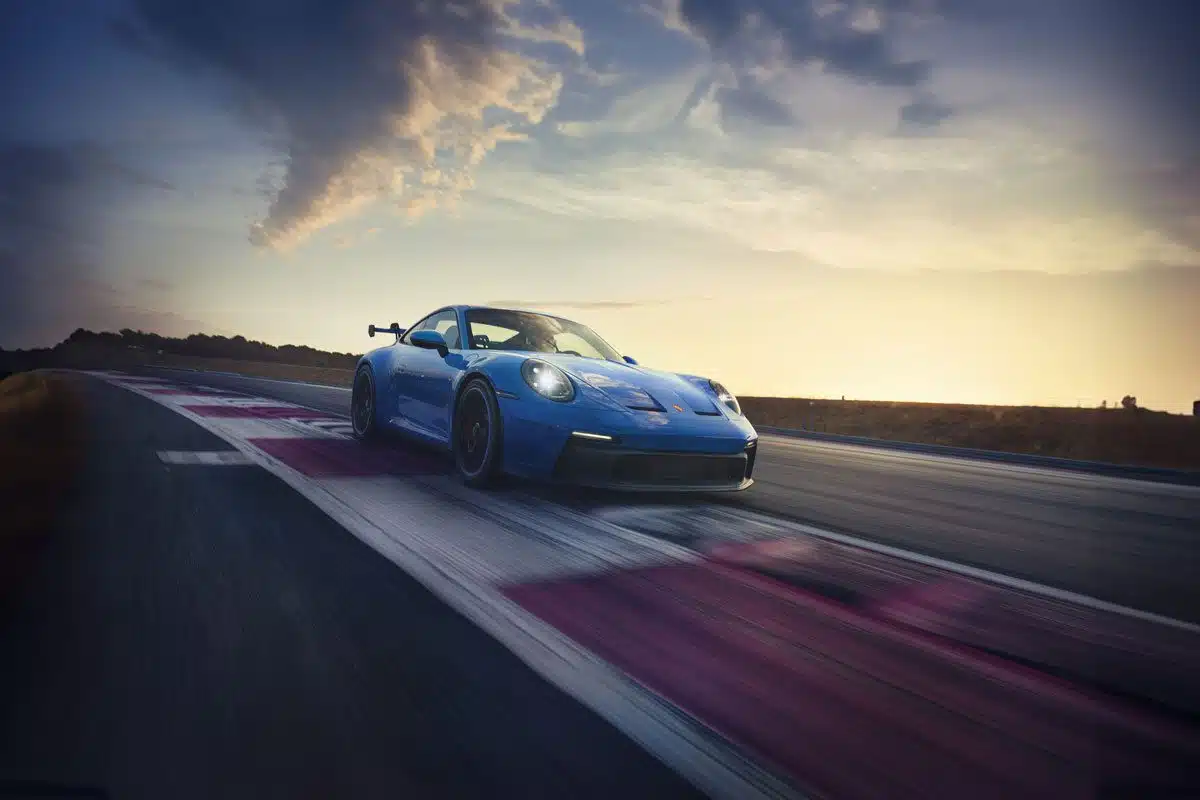 ⭐︎Photo3⭐︎ Porsche-911-GT3-992-Track-